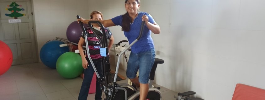 El Hogar San José, en Bolivia, ha recibido recientemente un valioso equipamiento para su sala de fisioterapia financiado por la Diputación de Huesca.